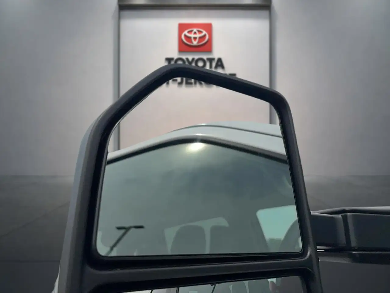 Ford F-150 - Image 14