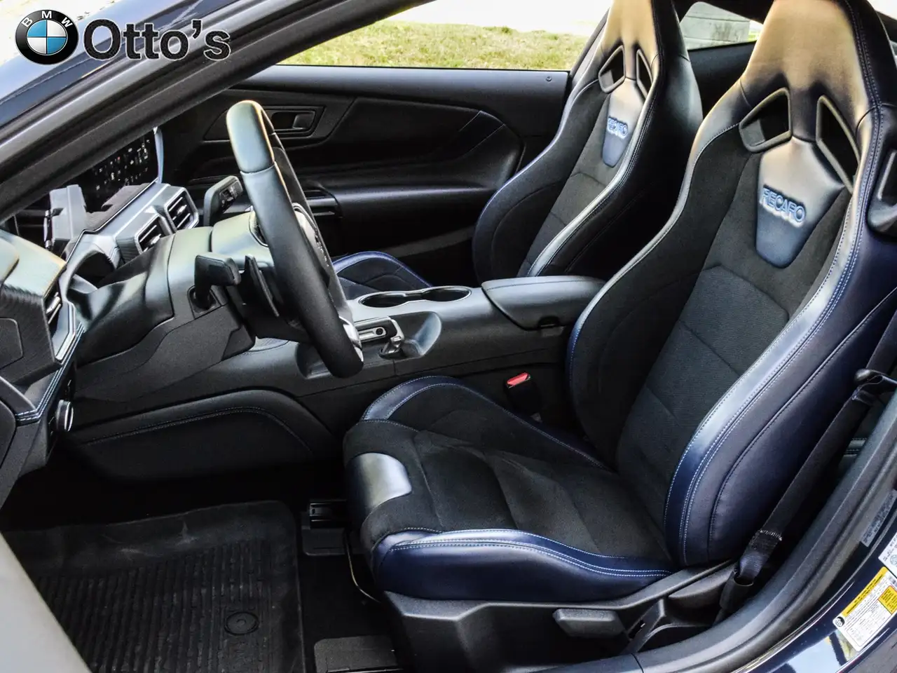 Ford Mustang - Image 10