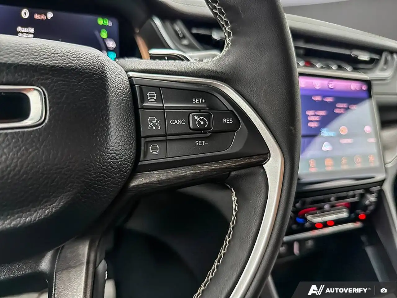 Jeep Grand Cherokee - Image 15