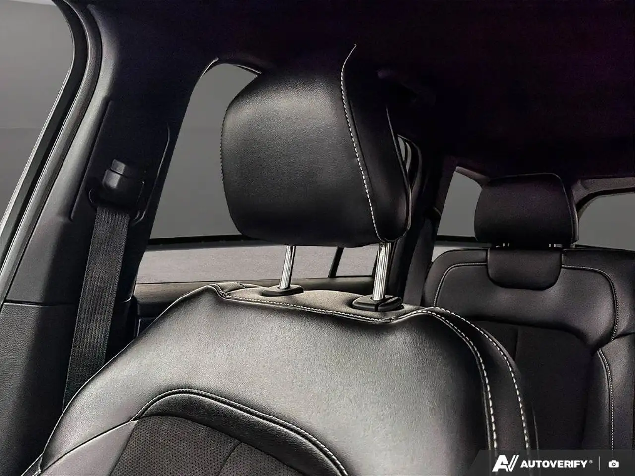 Jeep Grand Cherokee - Image 19