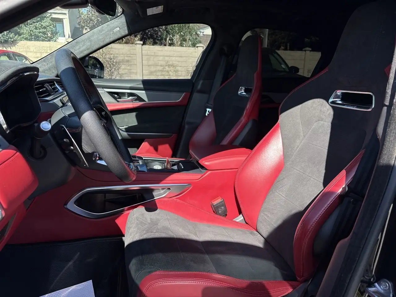 Jaguar F-Pace - Image 19
