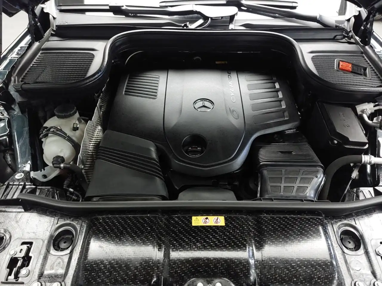 Mercedes-Benz GLE - Image 8