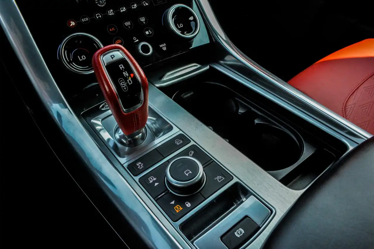 Land Rover Range Rover Sport - Image 17