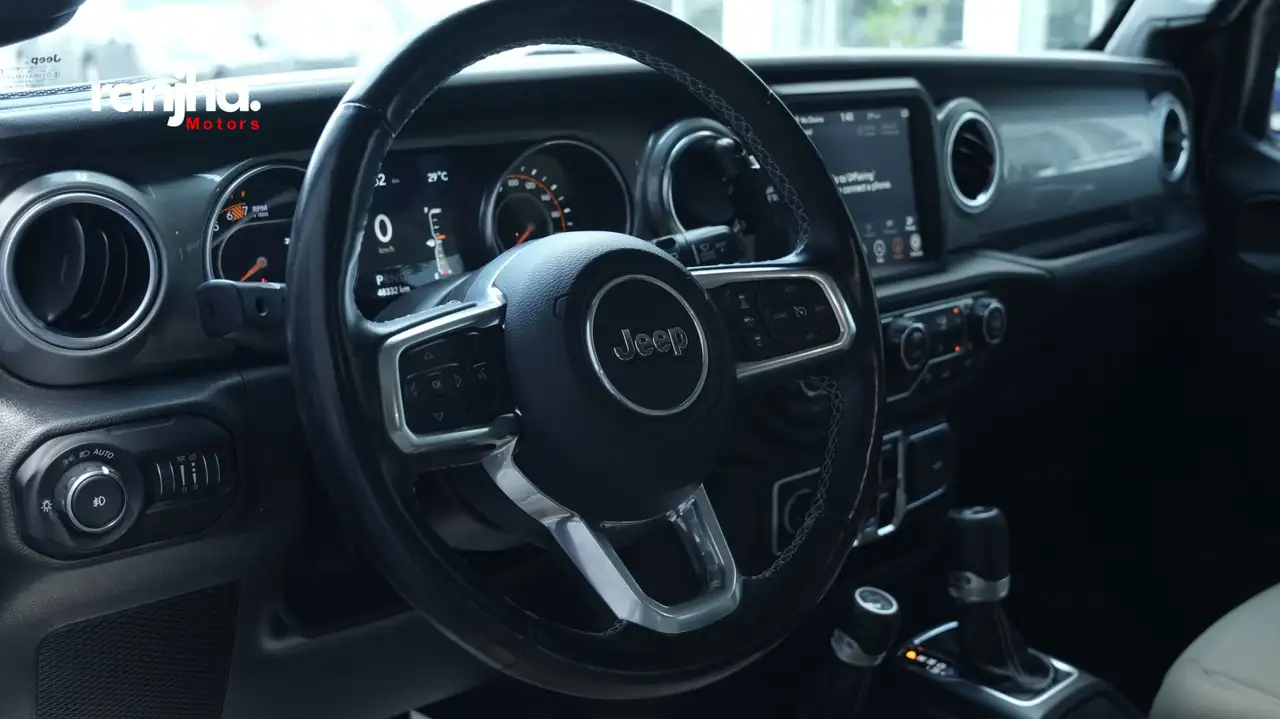 Jeep Wrangler - Image 13