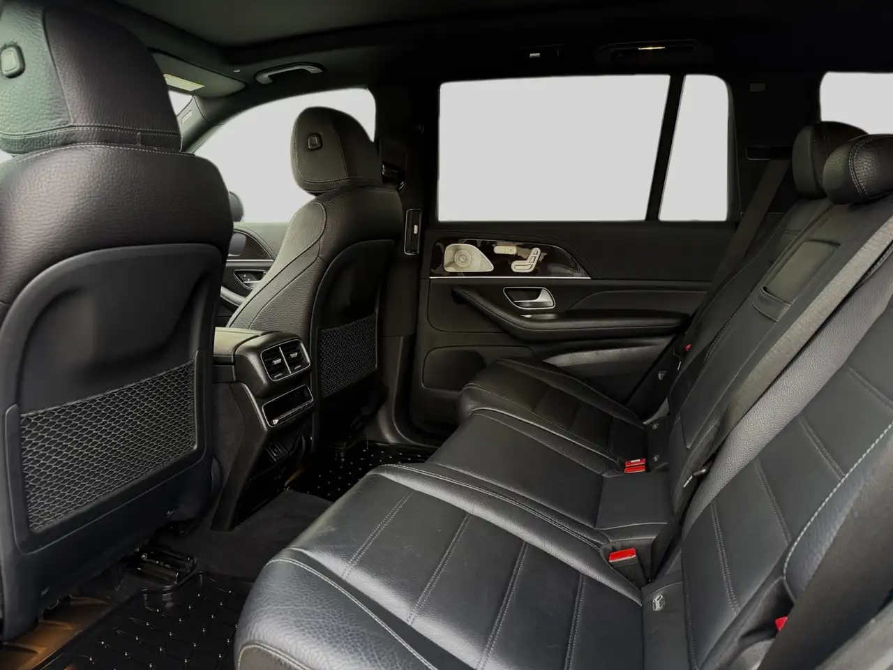 Mercedes-Benz GLS - Image 18