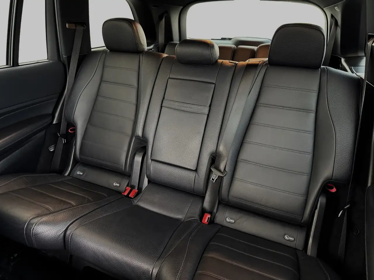 Mercedes-Benz GLS - Image 16