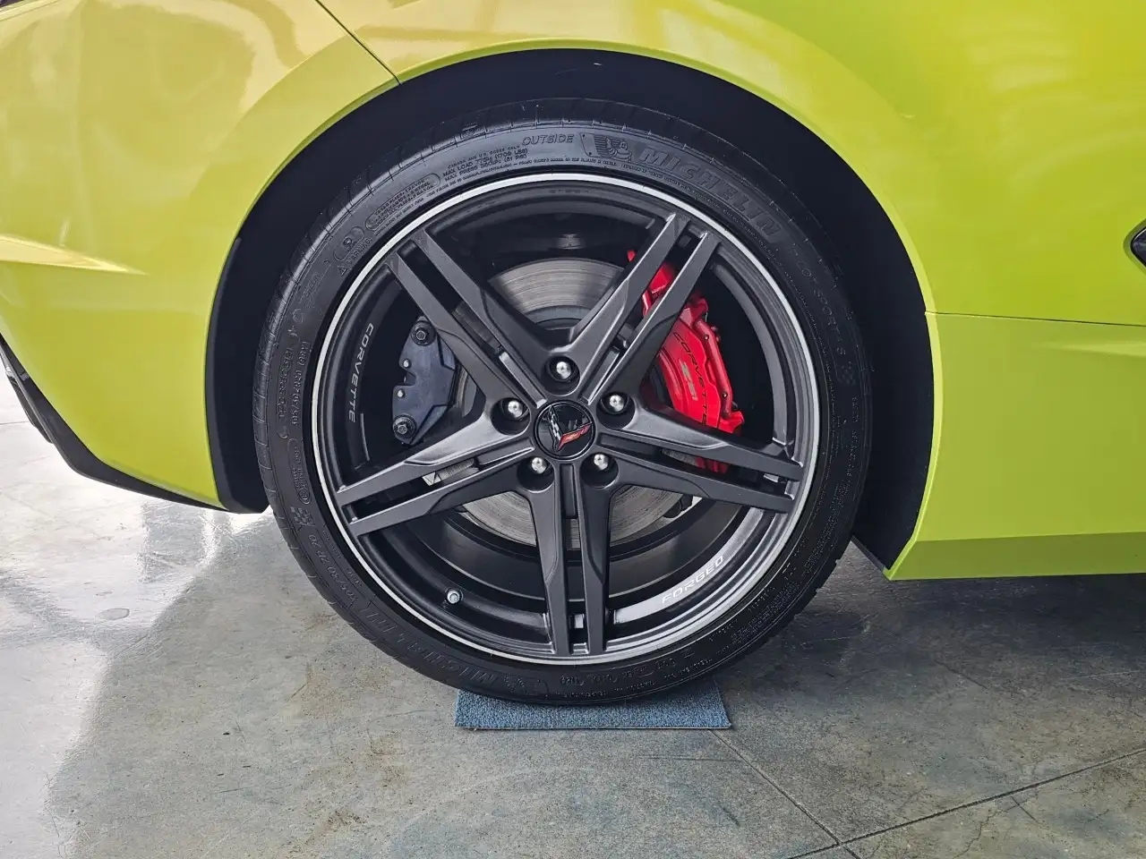 Chevrolet Corvette - Image 17