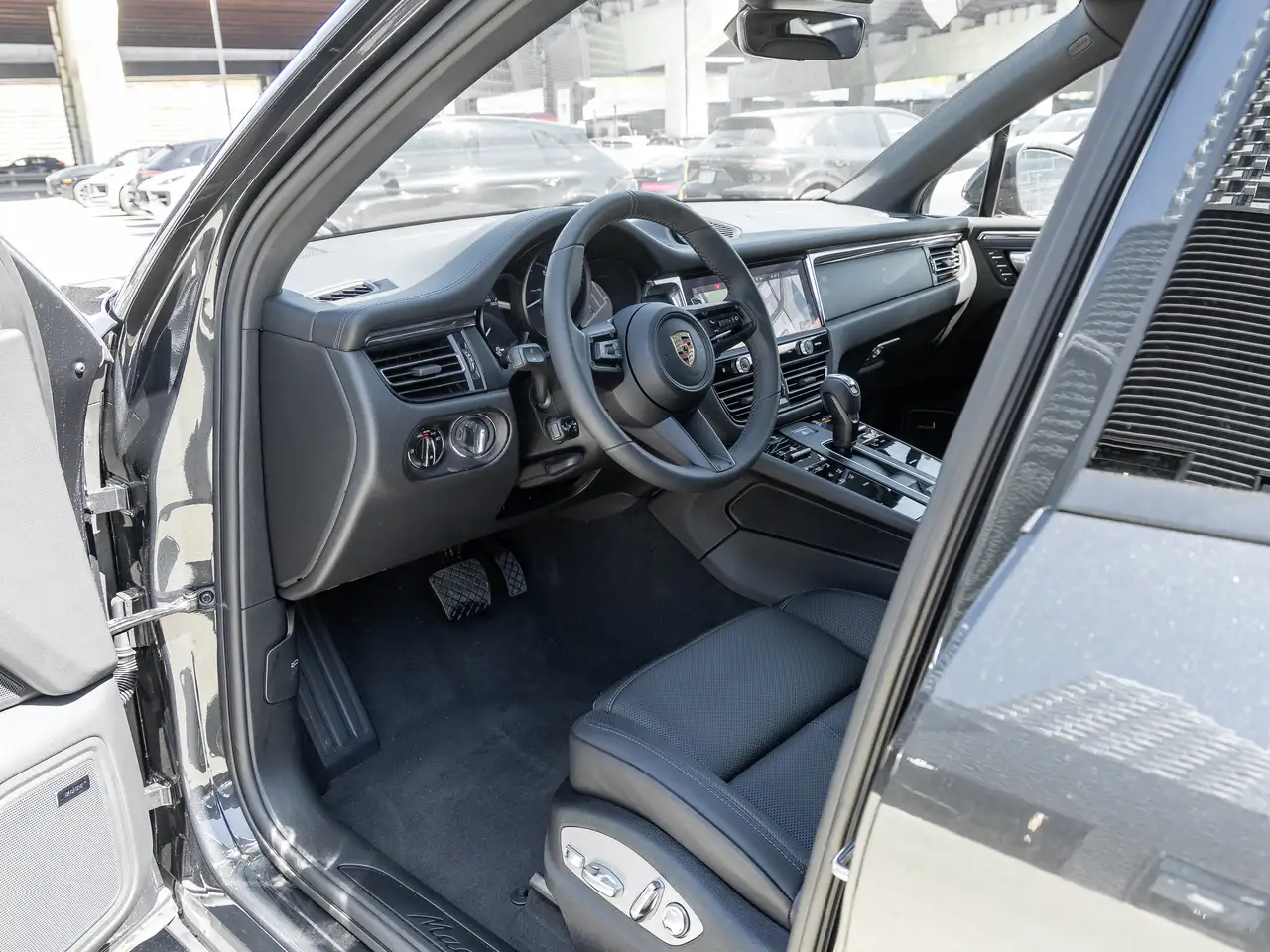 Porsche Macan - Image 14