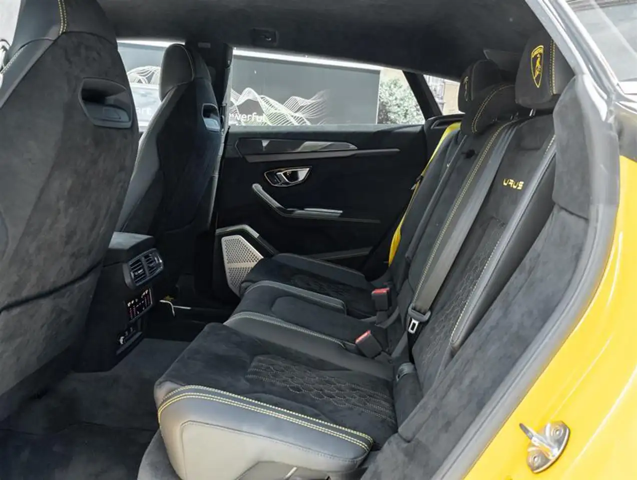 Lamborghini Urus - Image 38