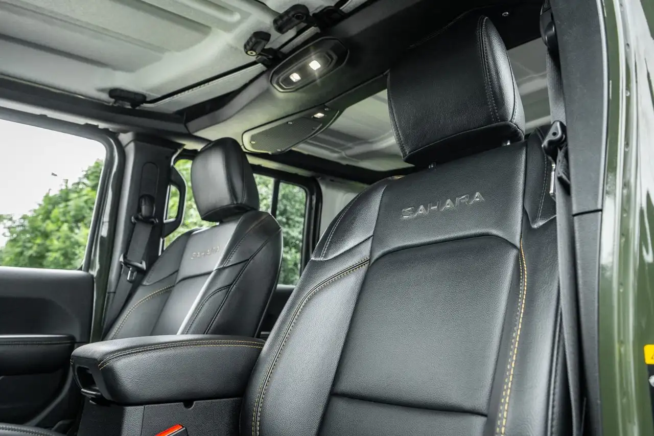 Jeep Wrangler - Image 27