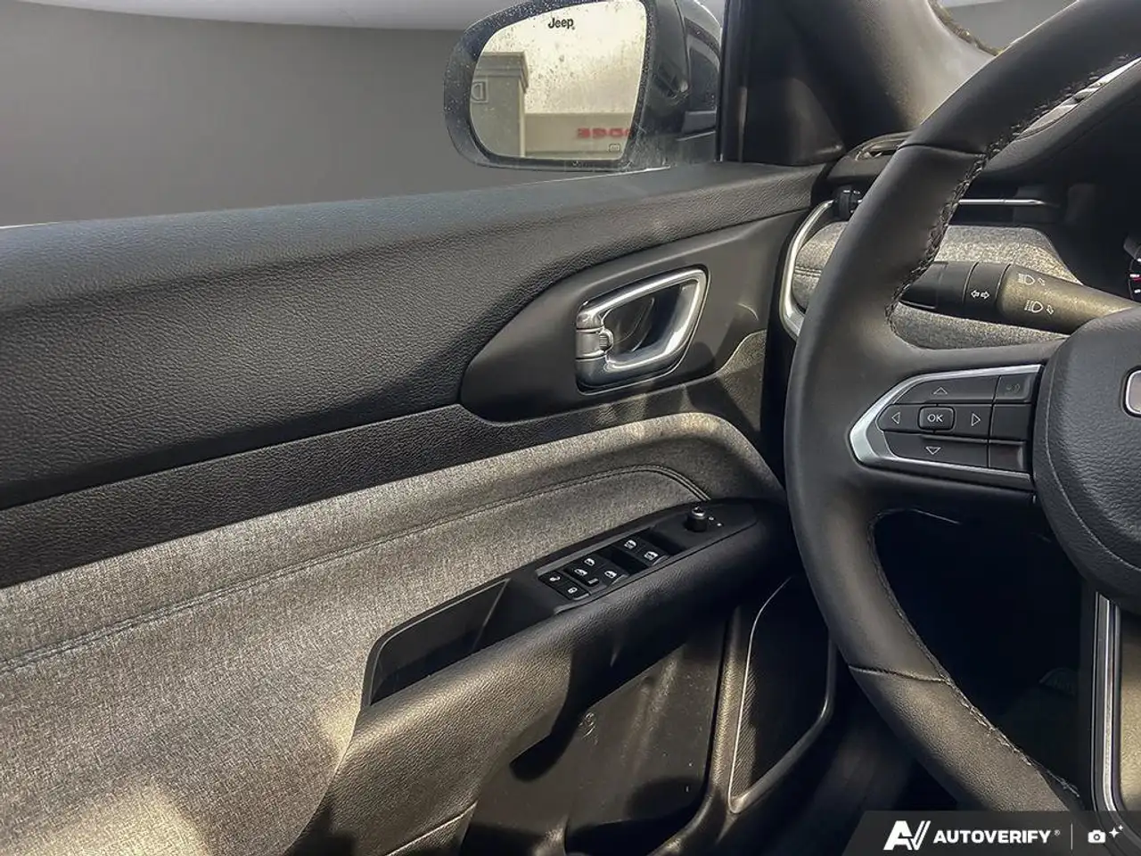 Jeep Compass - Image 17