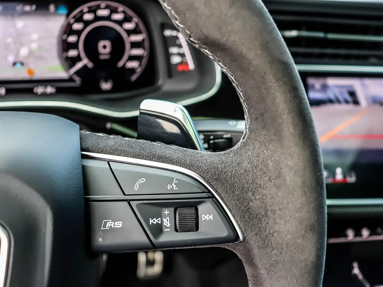 Audi RS Q8 - Image 33