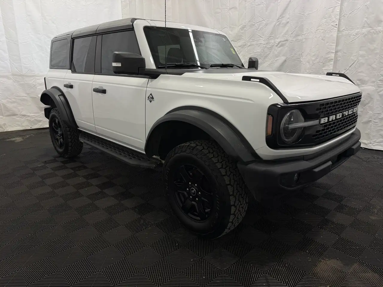 Ford Bronco - Image 2