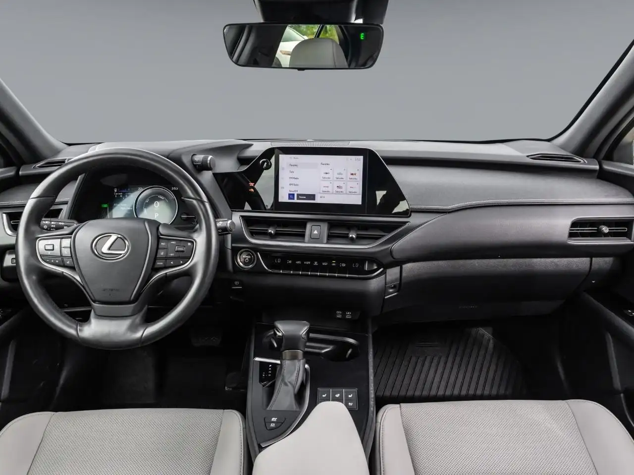 Lexus UX 250h - Image 24