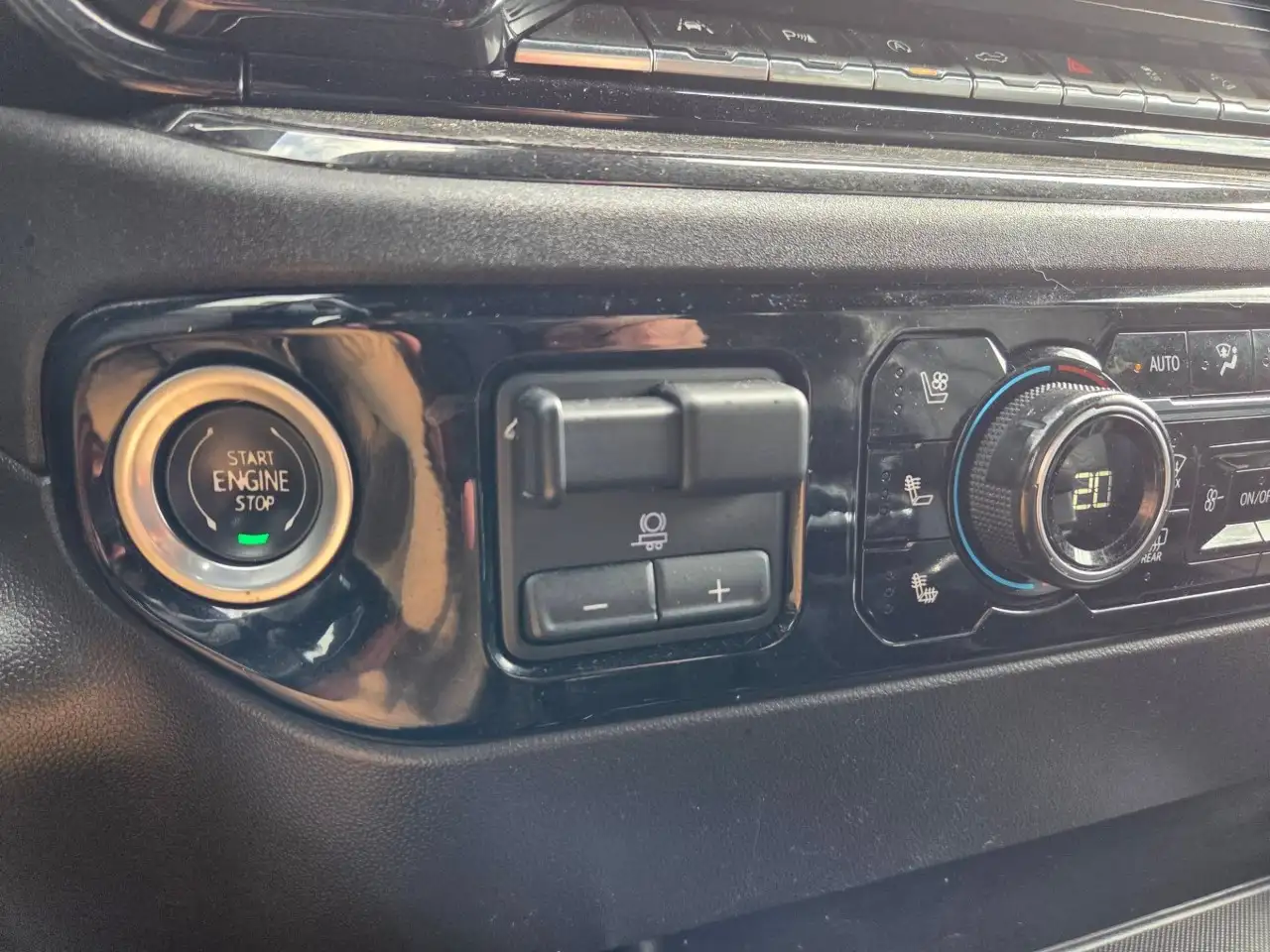 Chevrolet Silverado 1500 - Image 36