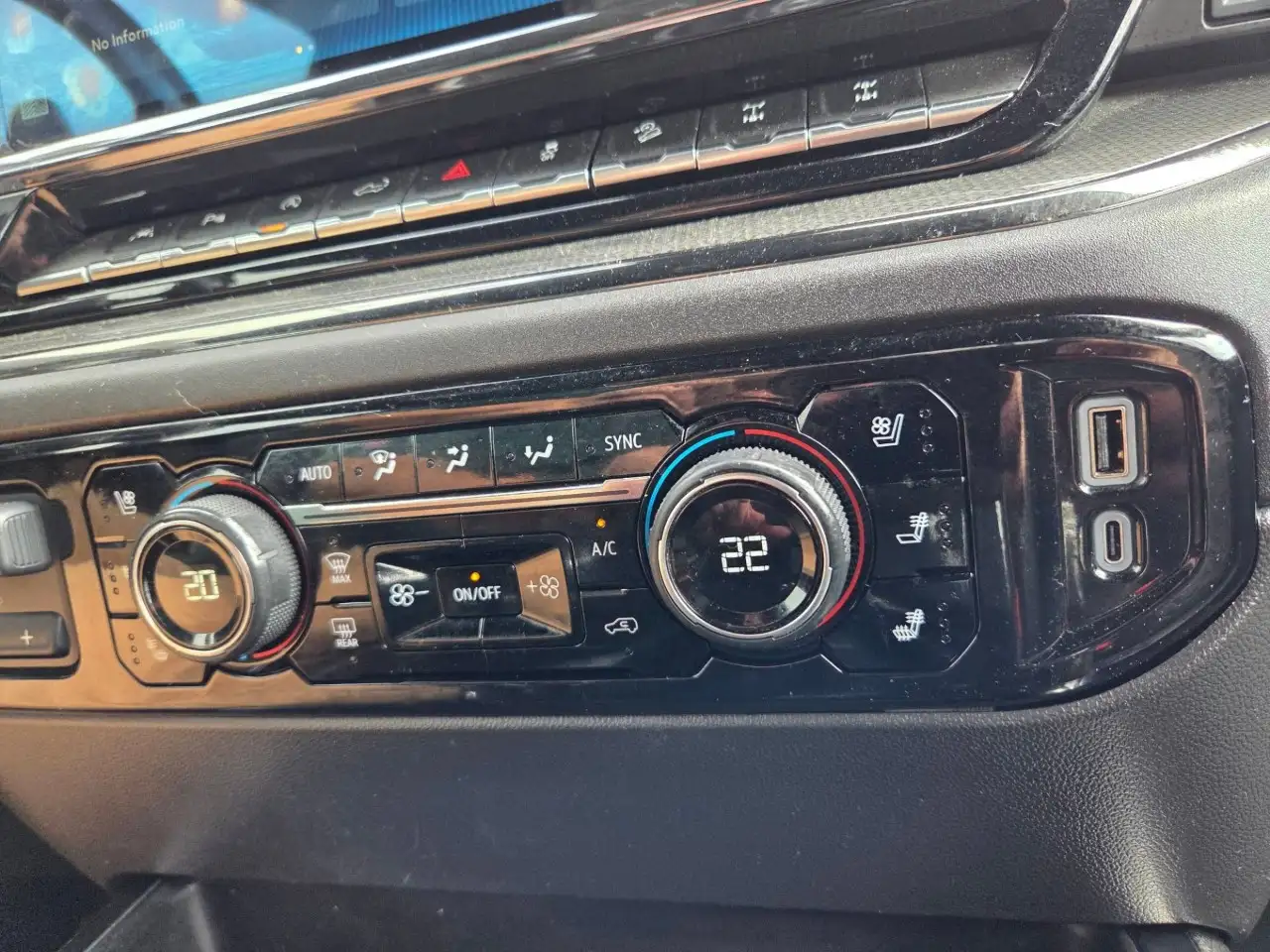 Chevrolet Silverado 1500 - Image 37