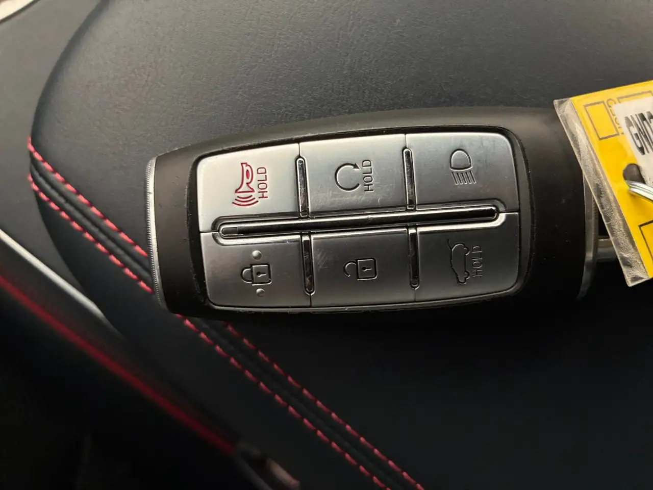 Genesis GV70 - Image 17