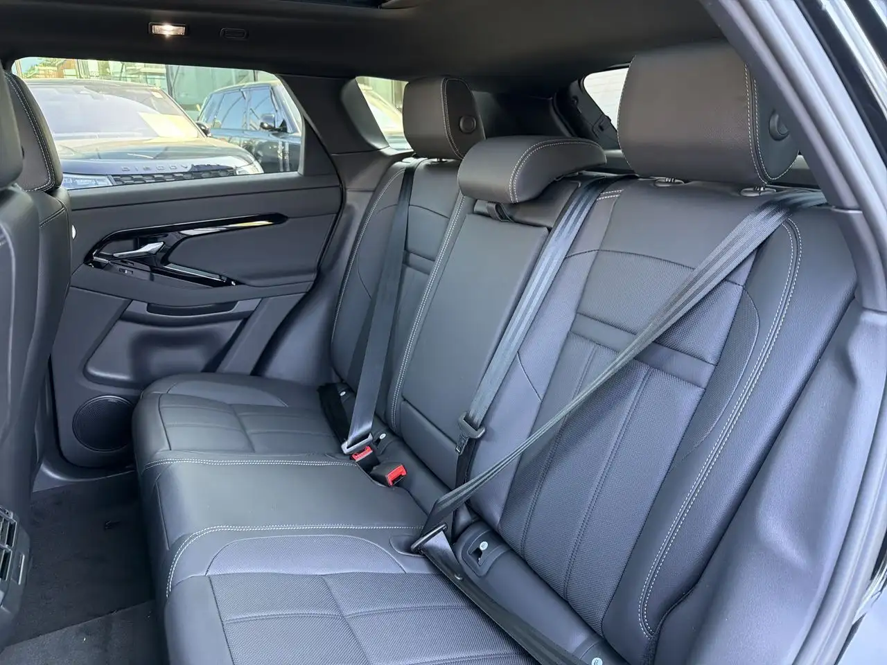Land Rover Range Rover Evoque - Image 23