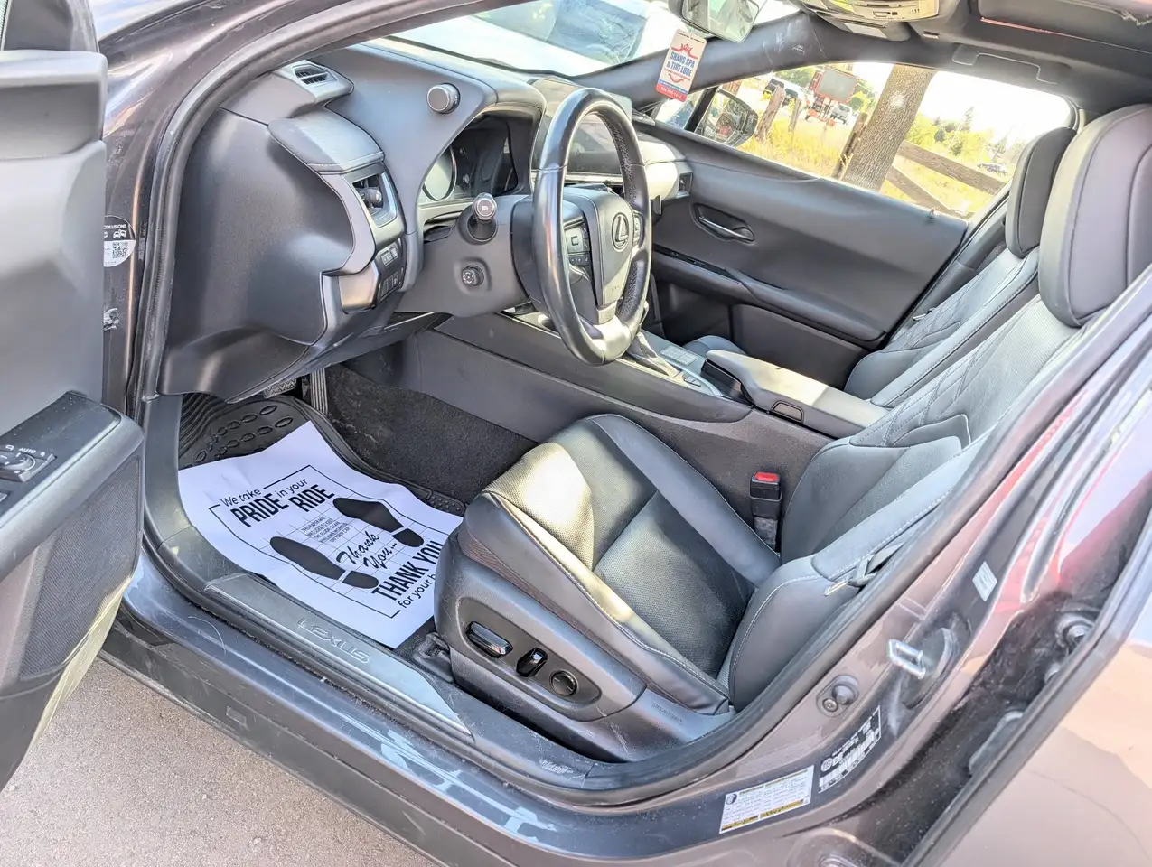 Lexus UX - Image 6
