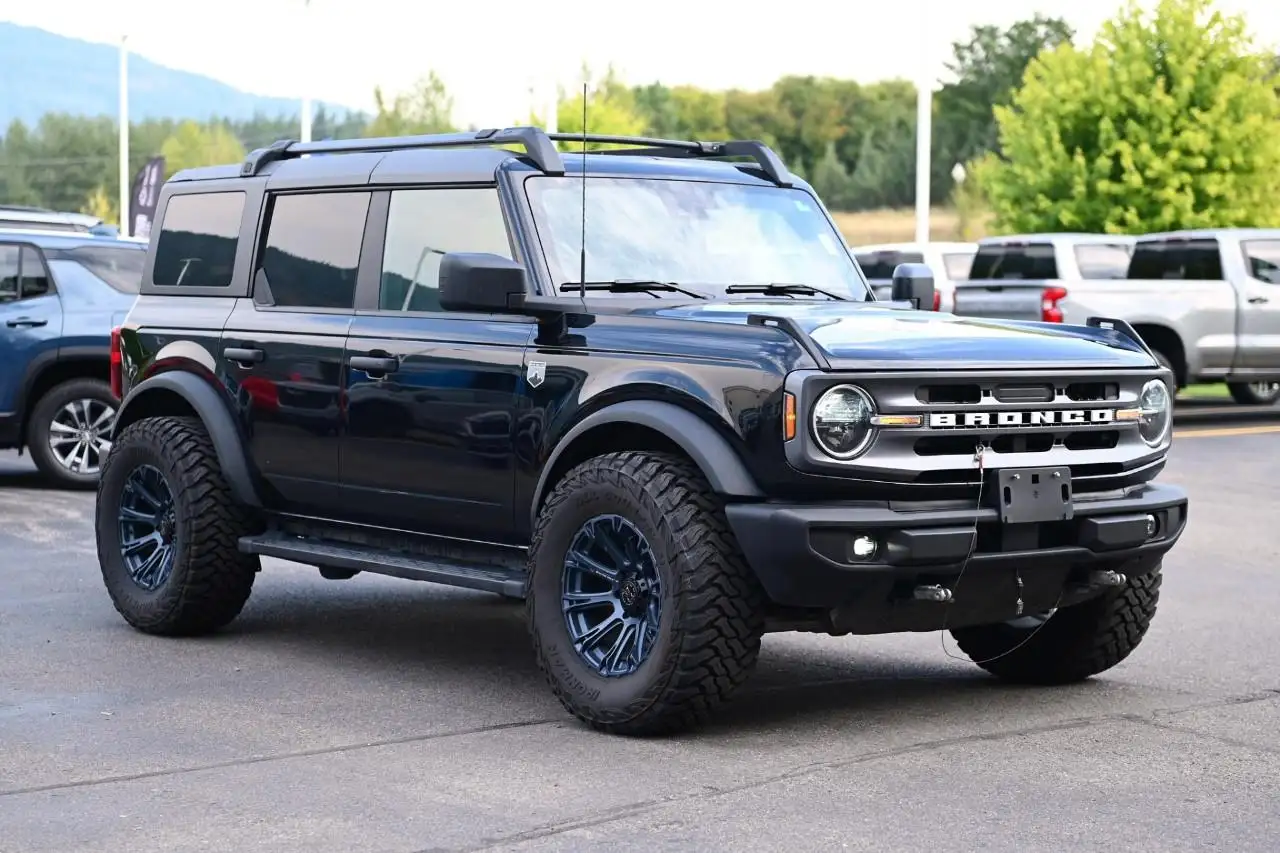 Ford Bronco - Image 5