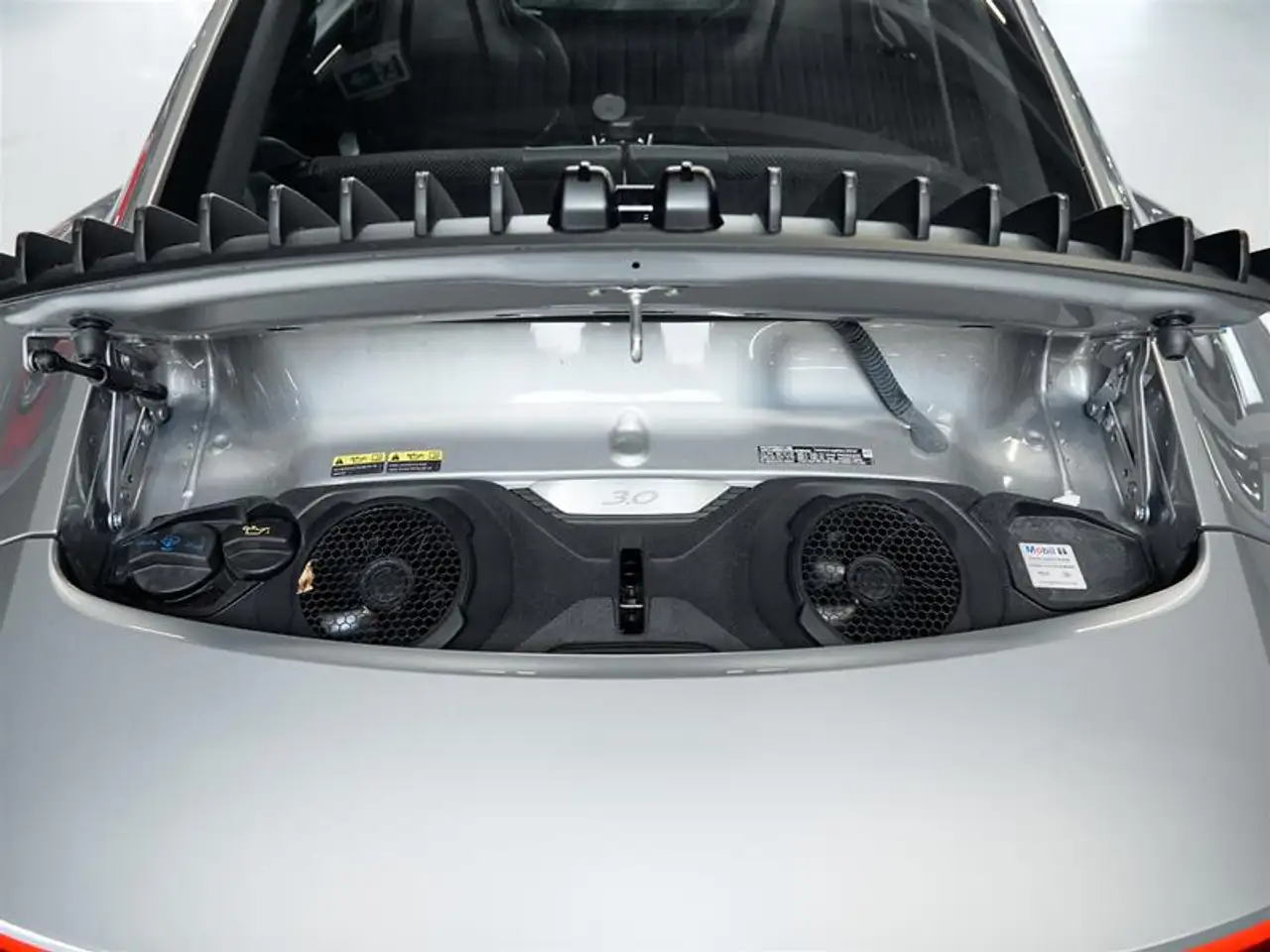 Porsche 911 - Image 16