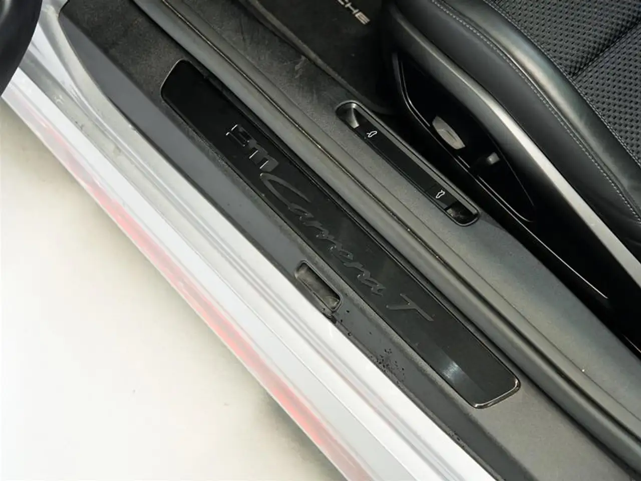 Porsche 911 - Image 29