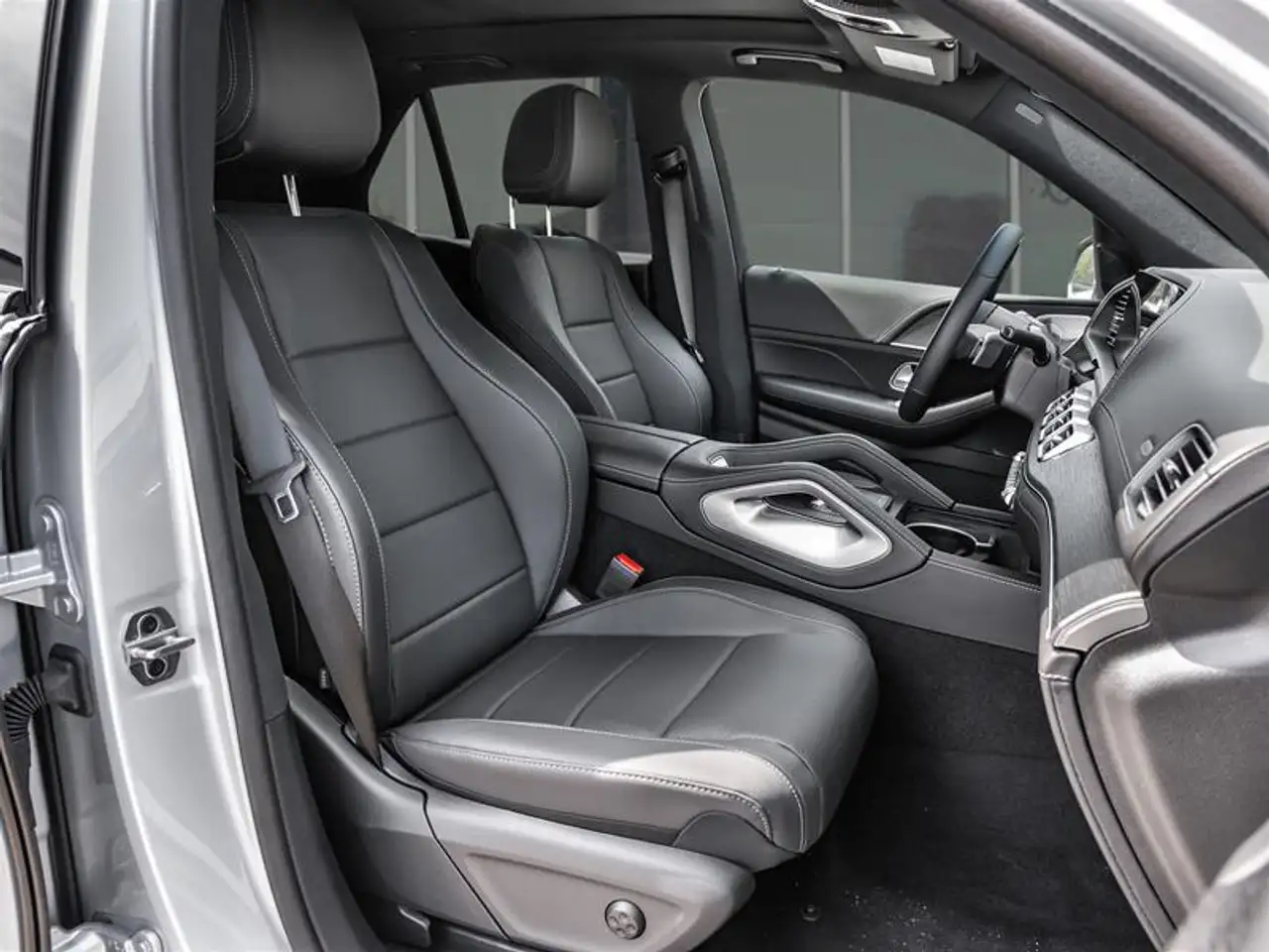 Mercedes-Benz GLE - Image 25