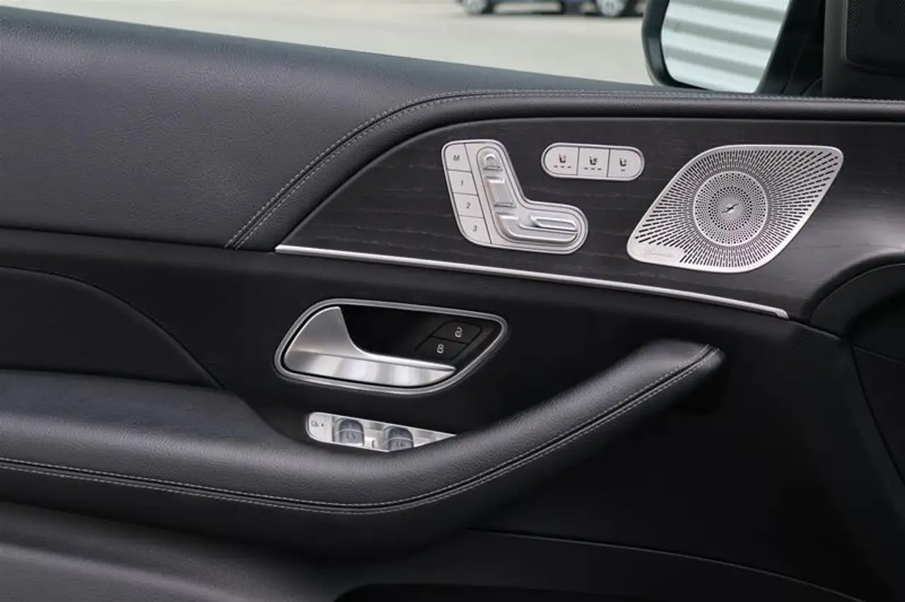 Mercedes-Benz GLS - Image 16