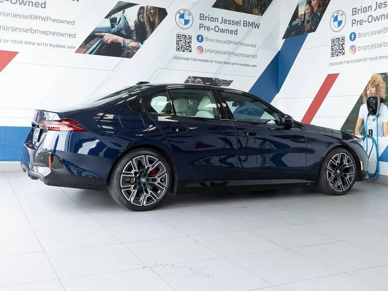 BMW 5 Series - Image 17