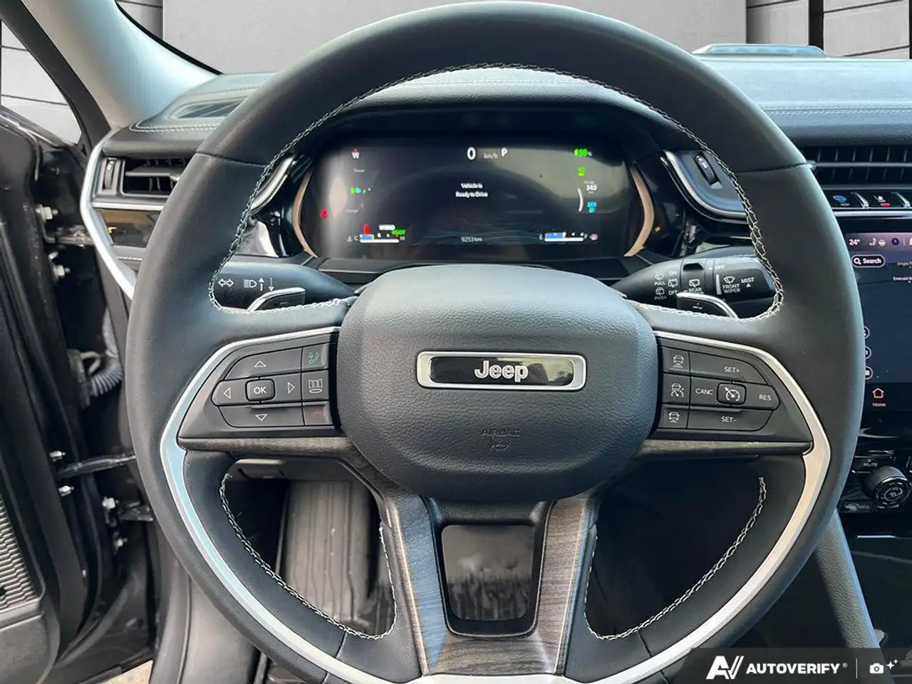 Jeep Grand Cherokee - Image 14