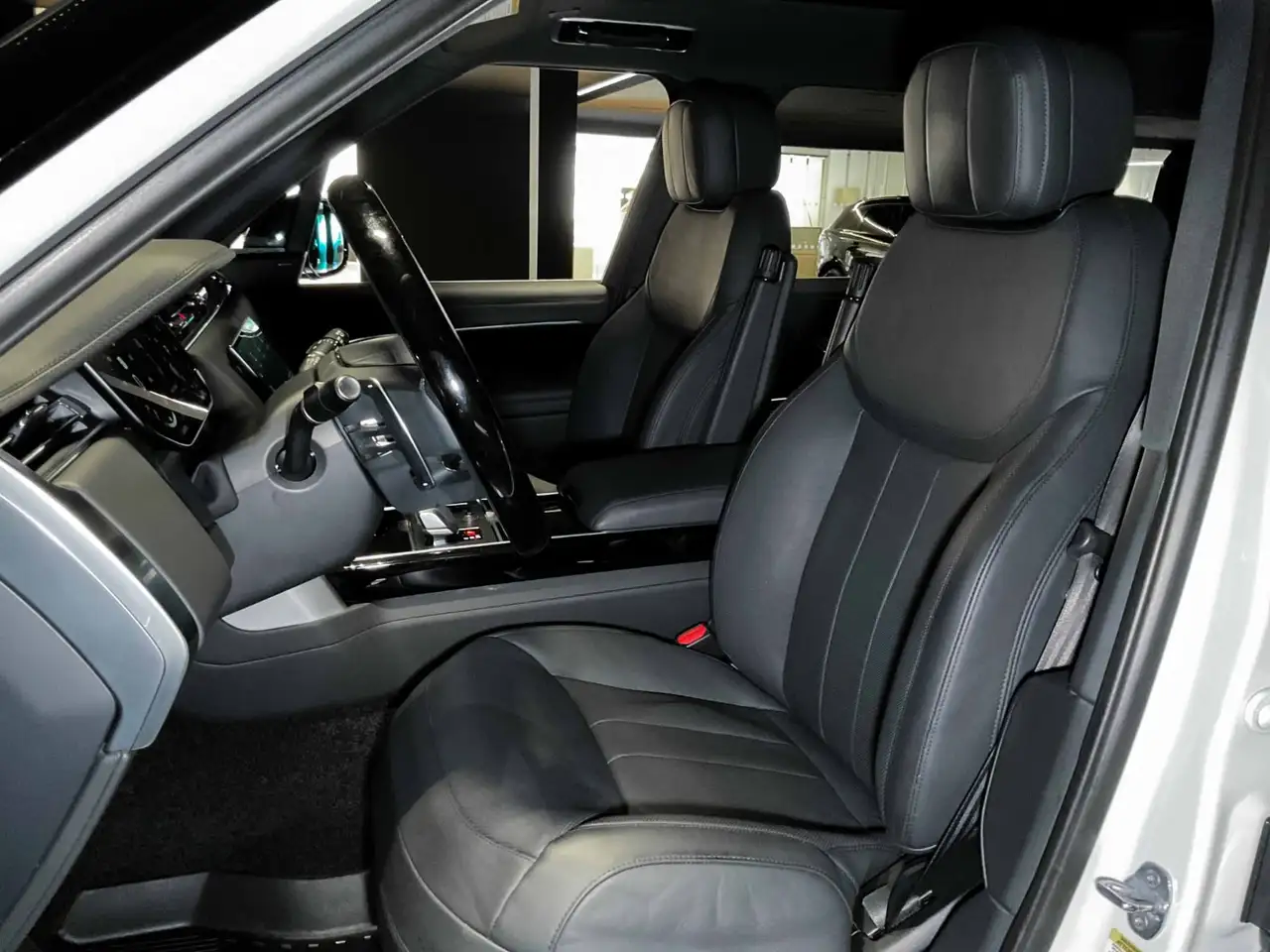 Land Rover Range Rover - Image 10