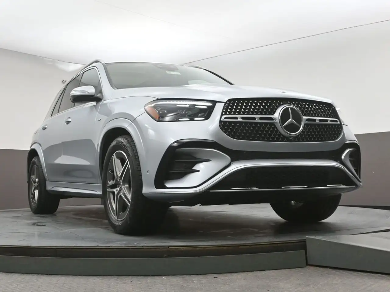 Mercedes-Benz GLE - Image 41