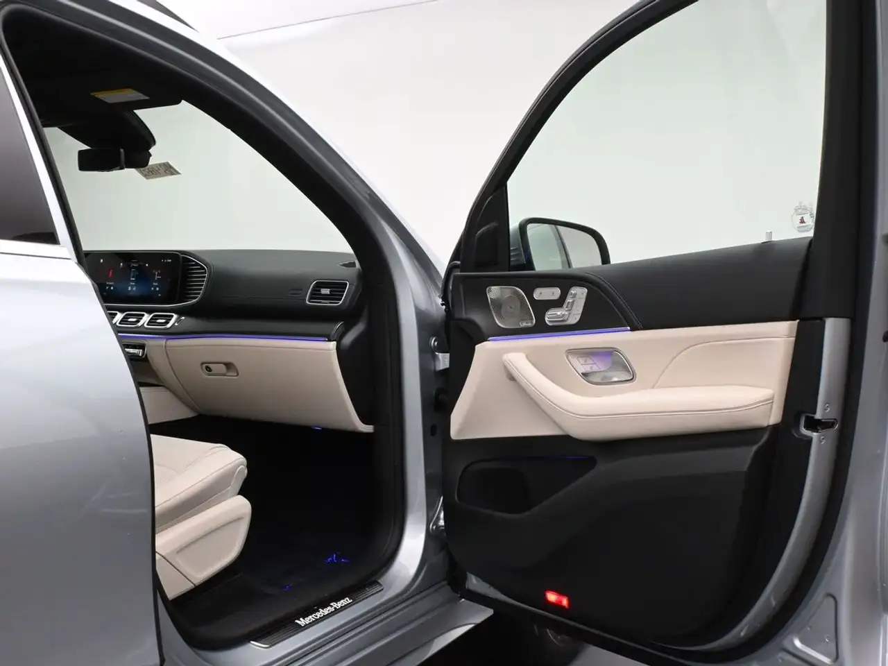 Mercedes-Benz GLE - Image 33