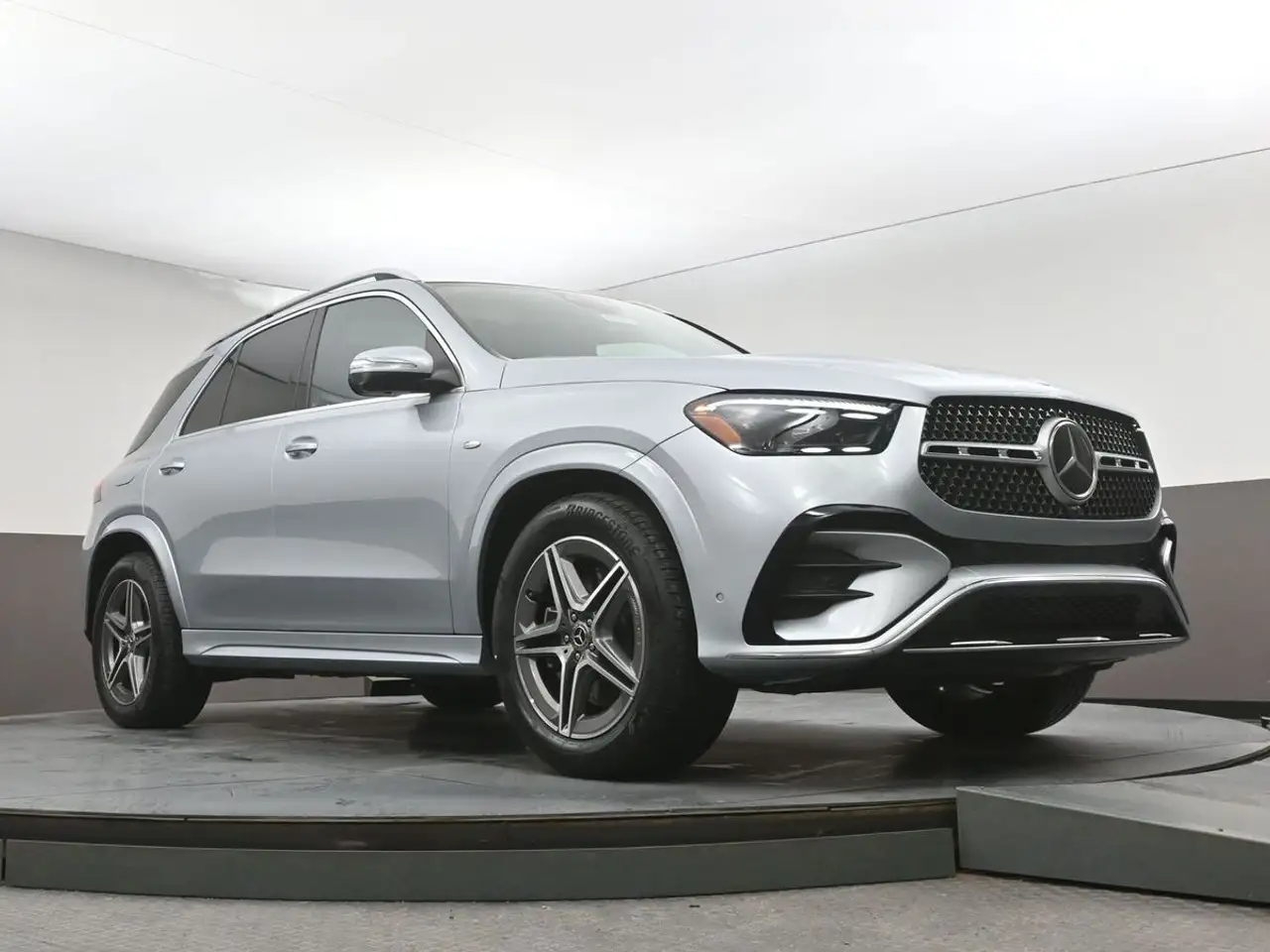 Mercedes-Benz GLE - Image 43