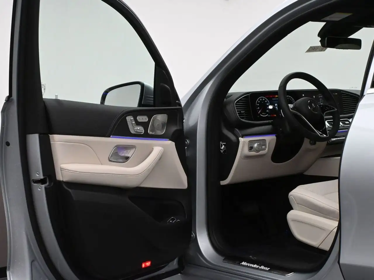 Mercedes-Benz GLE - Image 21