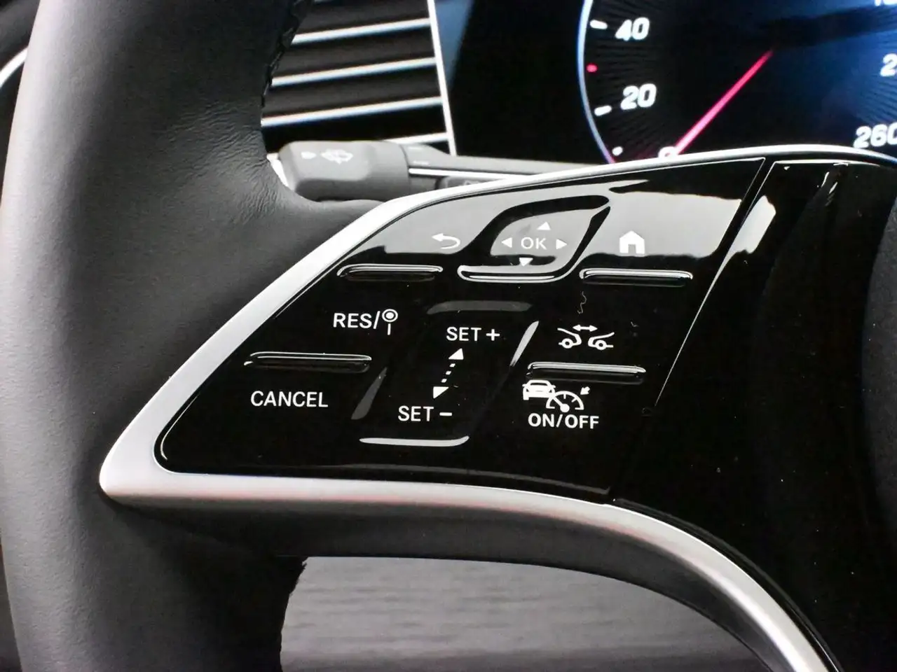 Mercedes-Benz GLE - Image 12