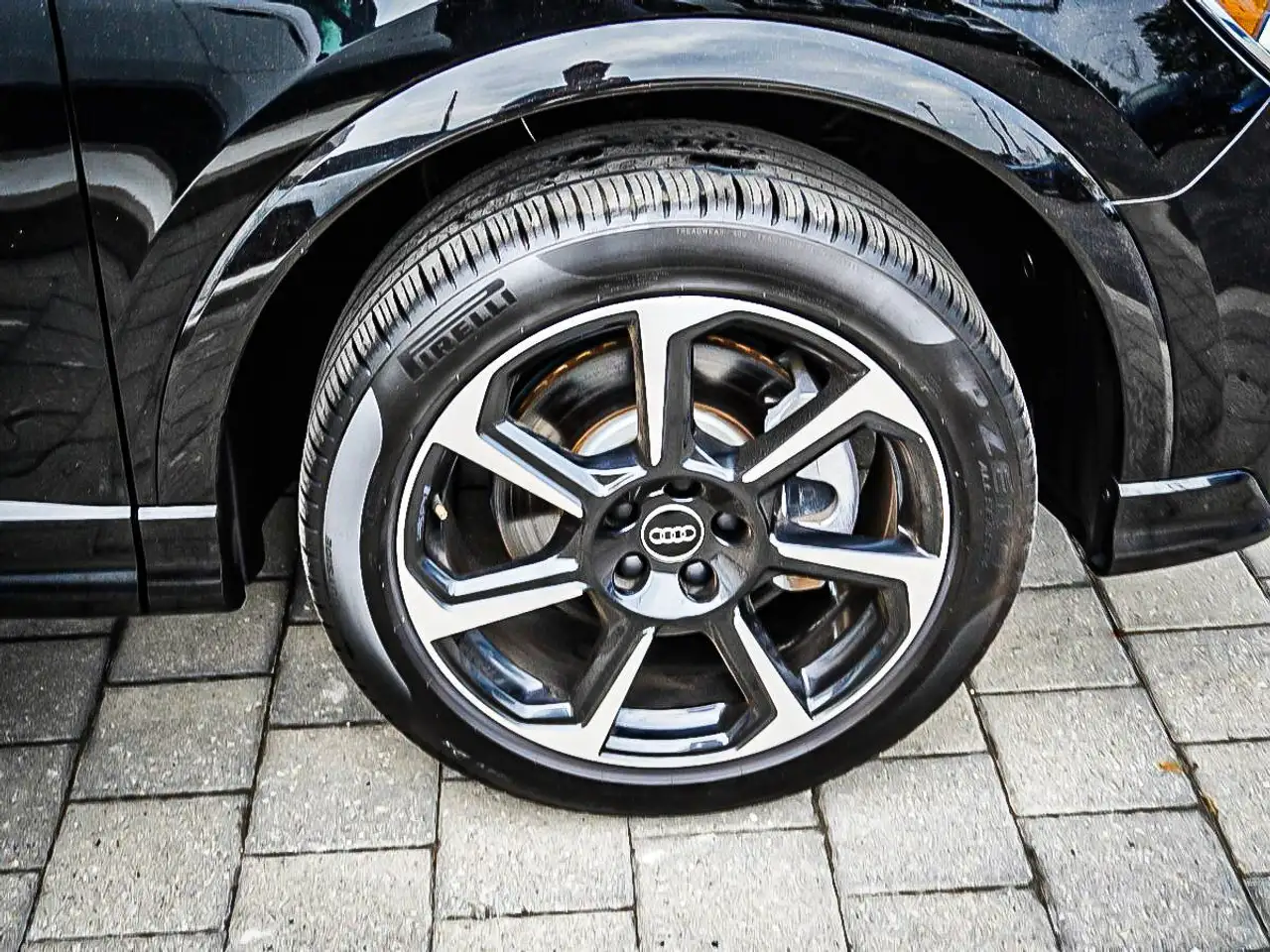 Audi Q3 - Image 9