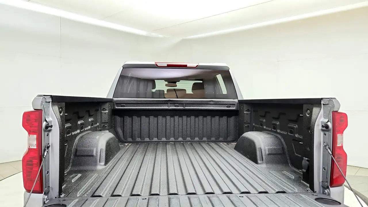 Chevrolet Silverado 1500 - Image 39