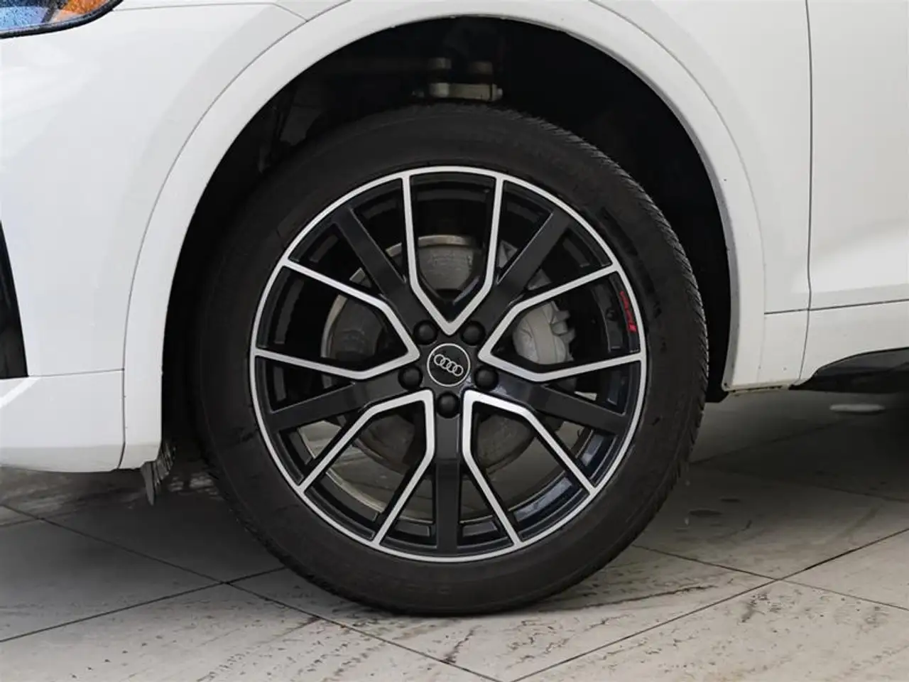 Audi Q5 - Image 10