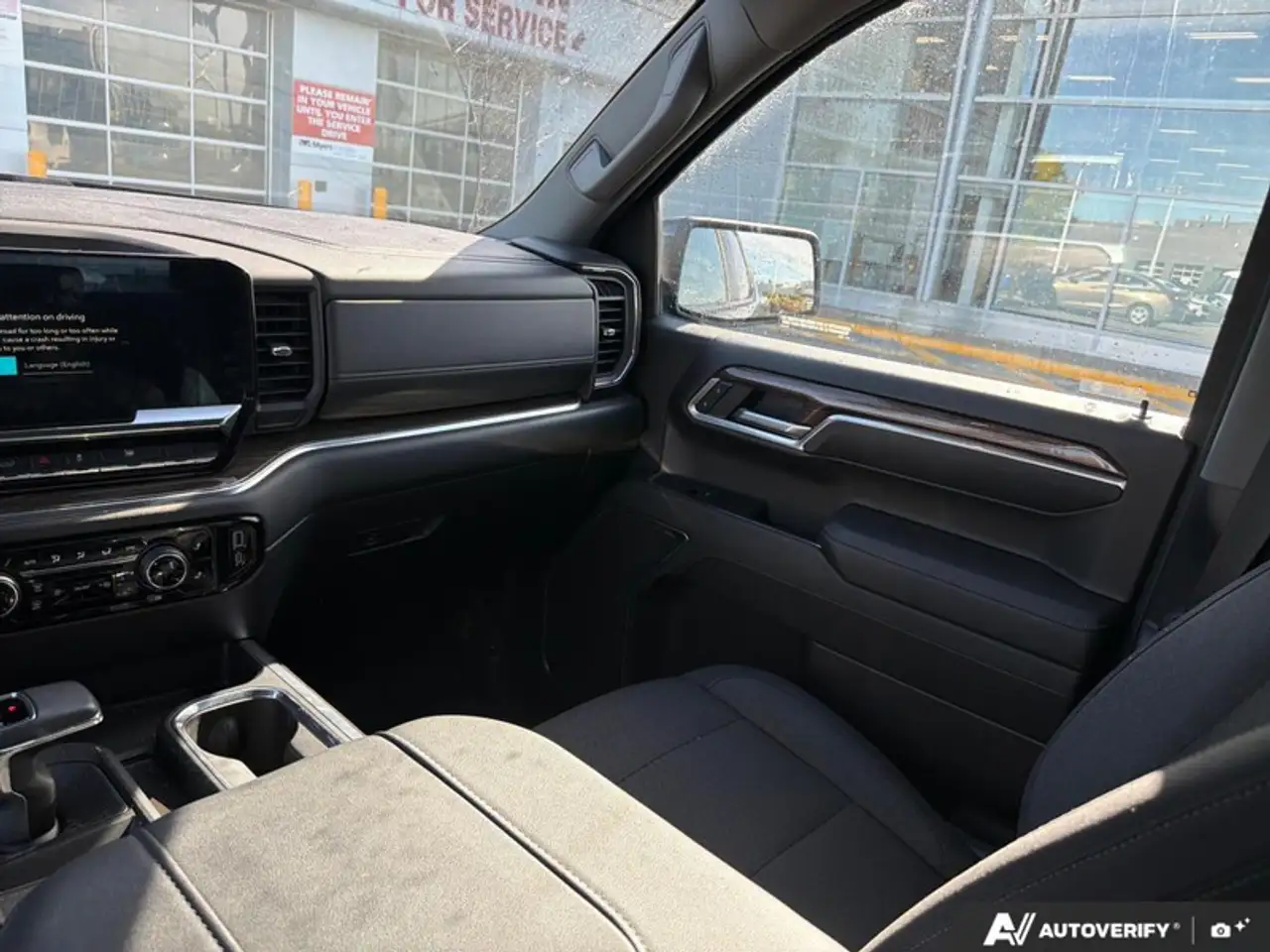 Chevrolet Silverado 1500 - Image 21