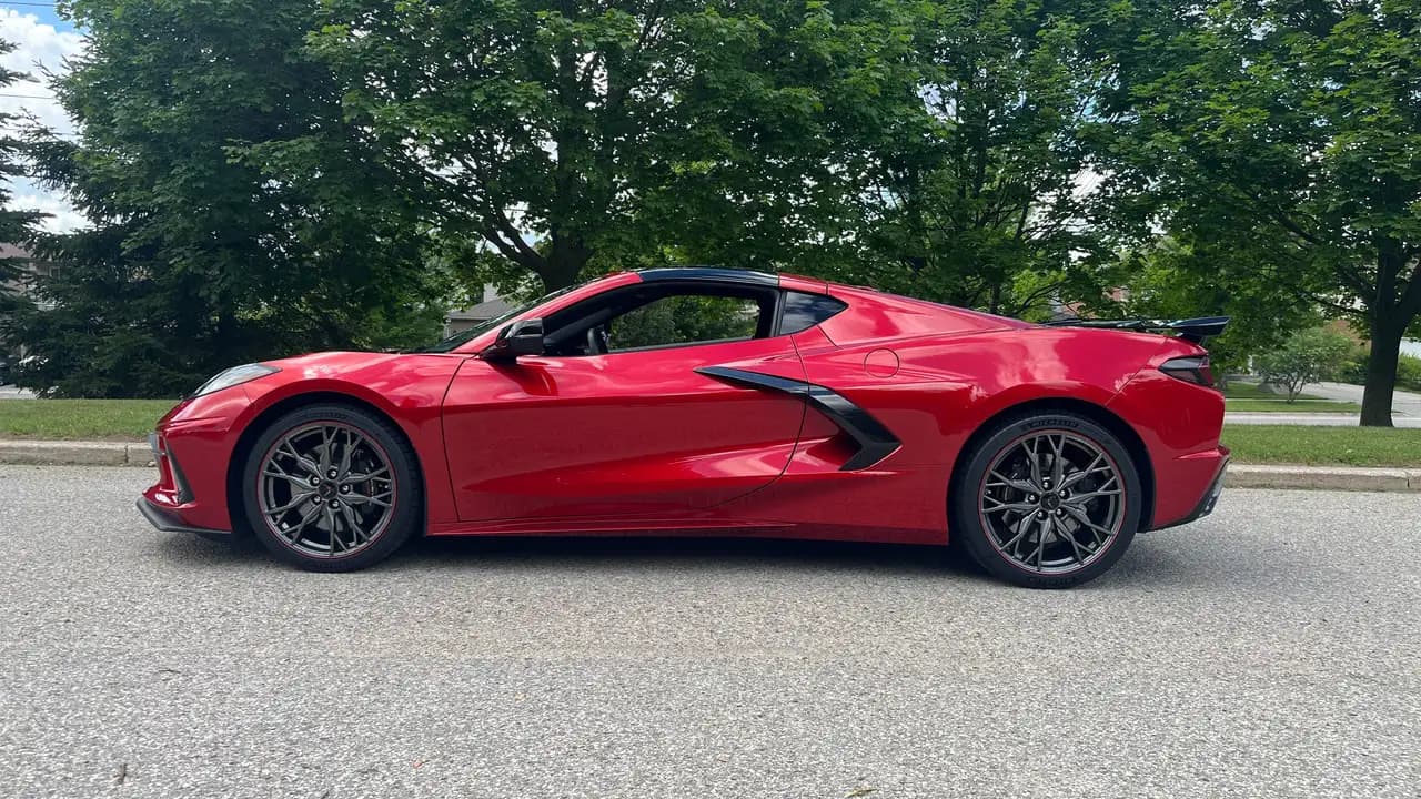 Chevrolet Corvette - Image 1