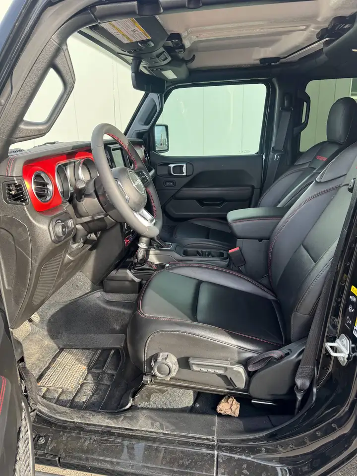 Jeep Wrangler - Image 10