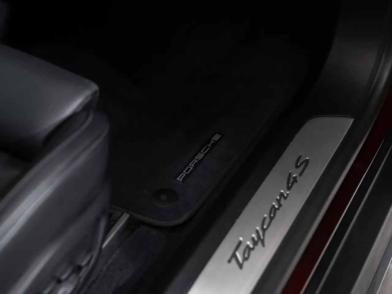 Porsche Taycan - Image 35