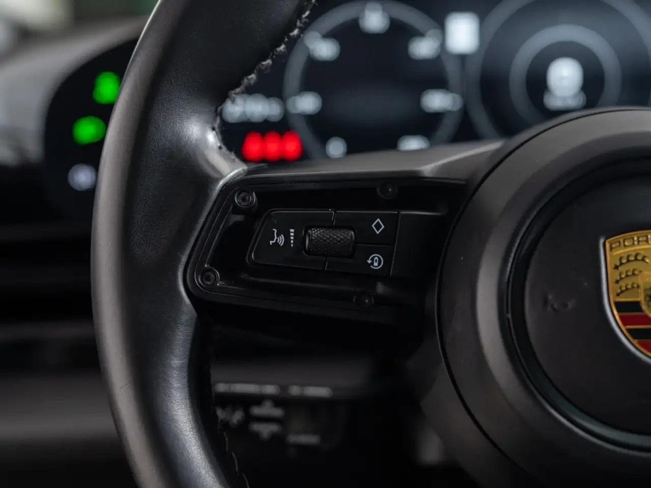 Porsche Taycan - Image 30