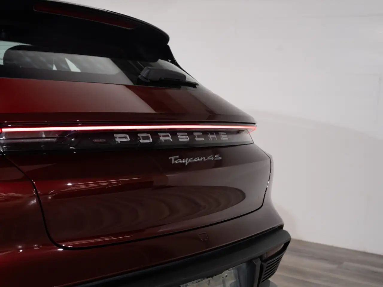 Porsche Taycan - Image 10