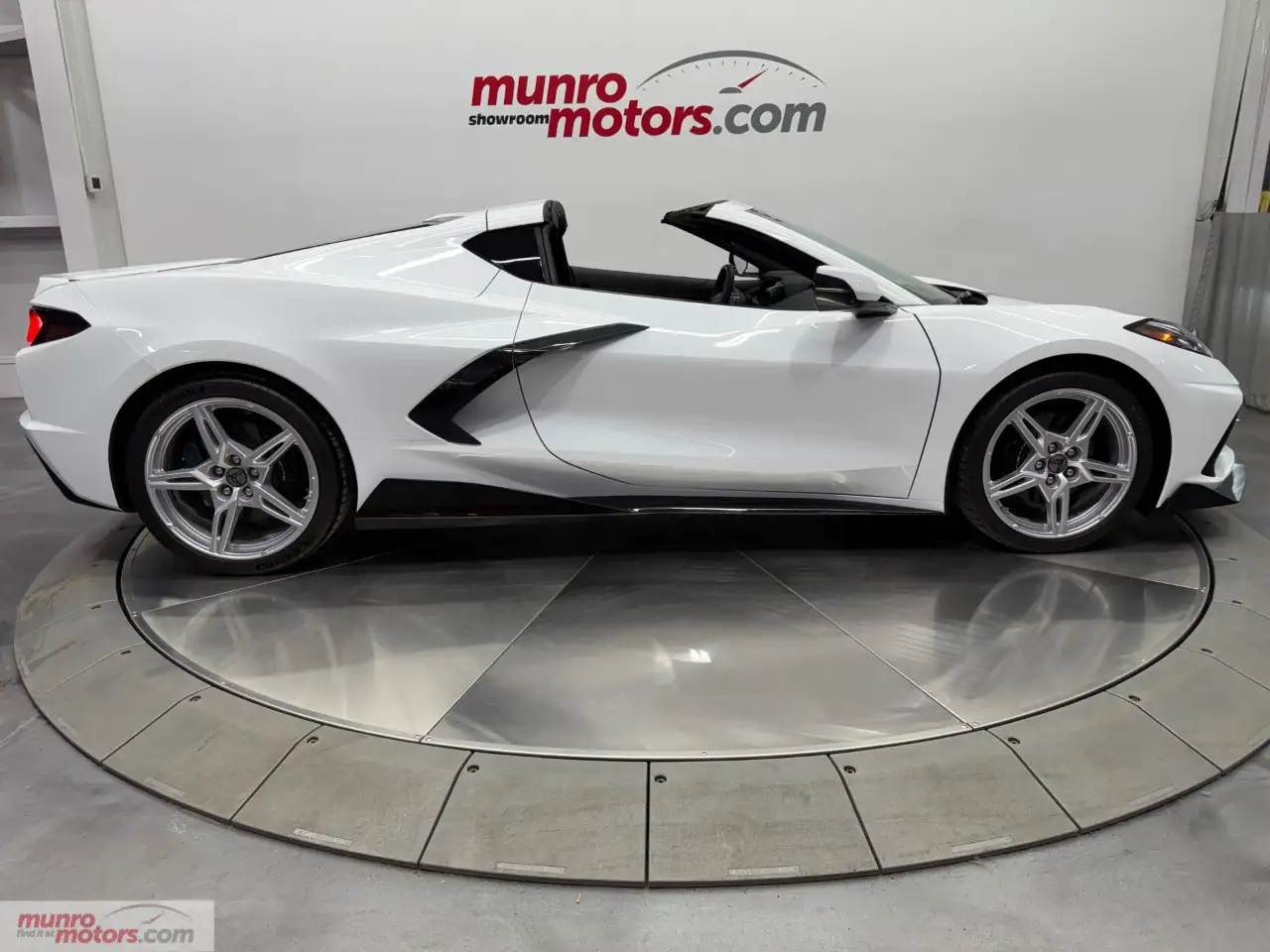 Chevrolet Corvette - Image 13