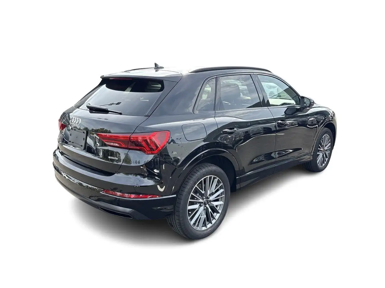 Audi Q3 - Image 14