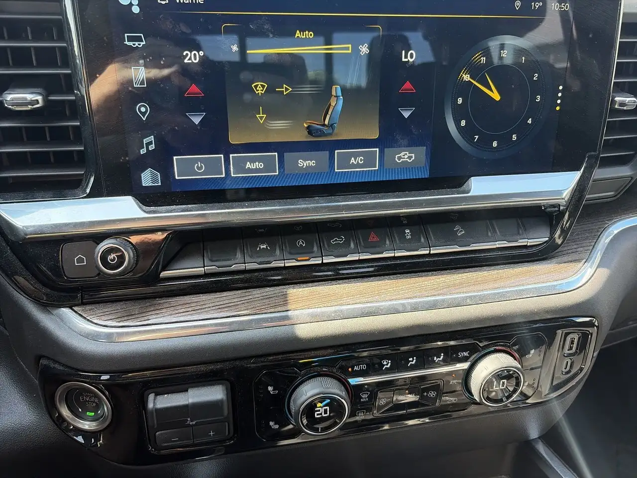 Chevrolet Silverado 1500 - Image 27