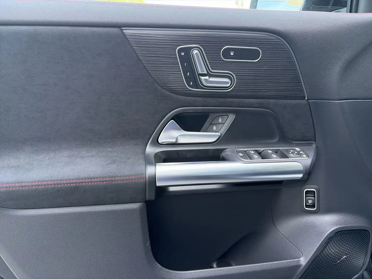 Mercedes-Benz GLA - Image 21