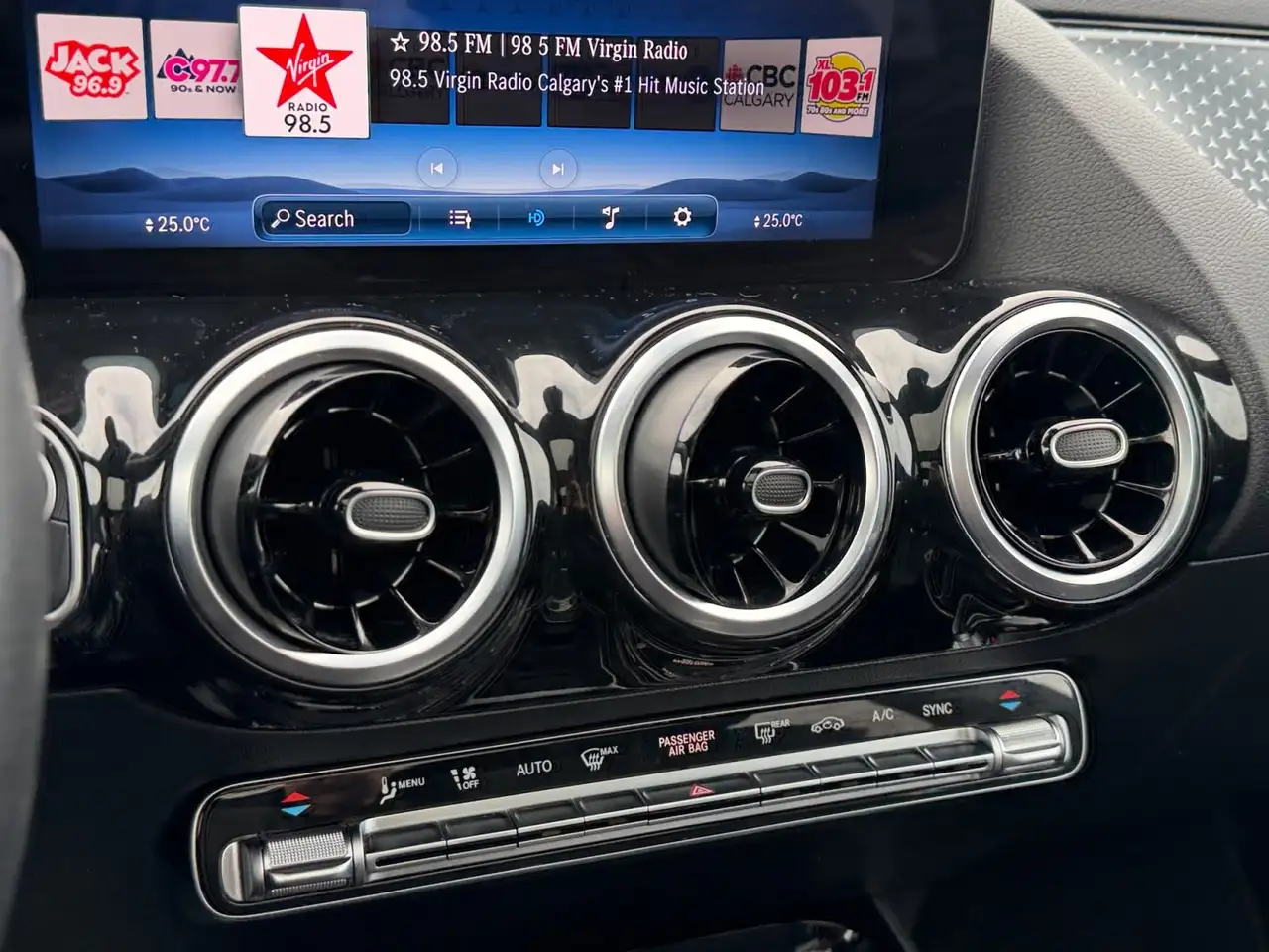 Mercedes-Benz GLA - Image 17